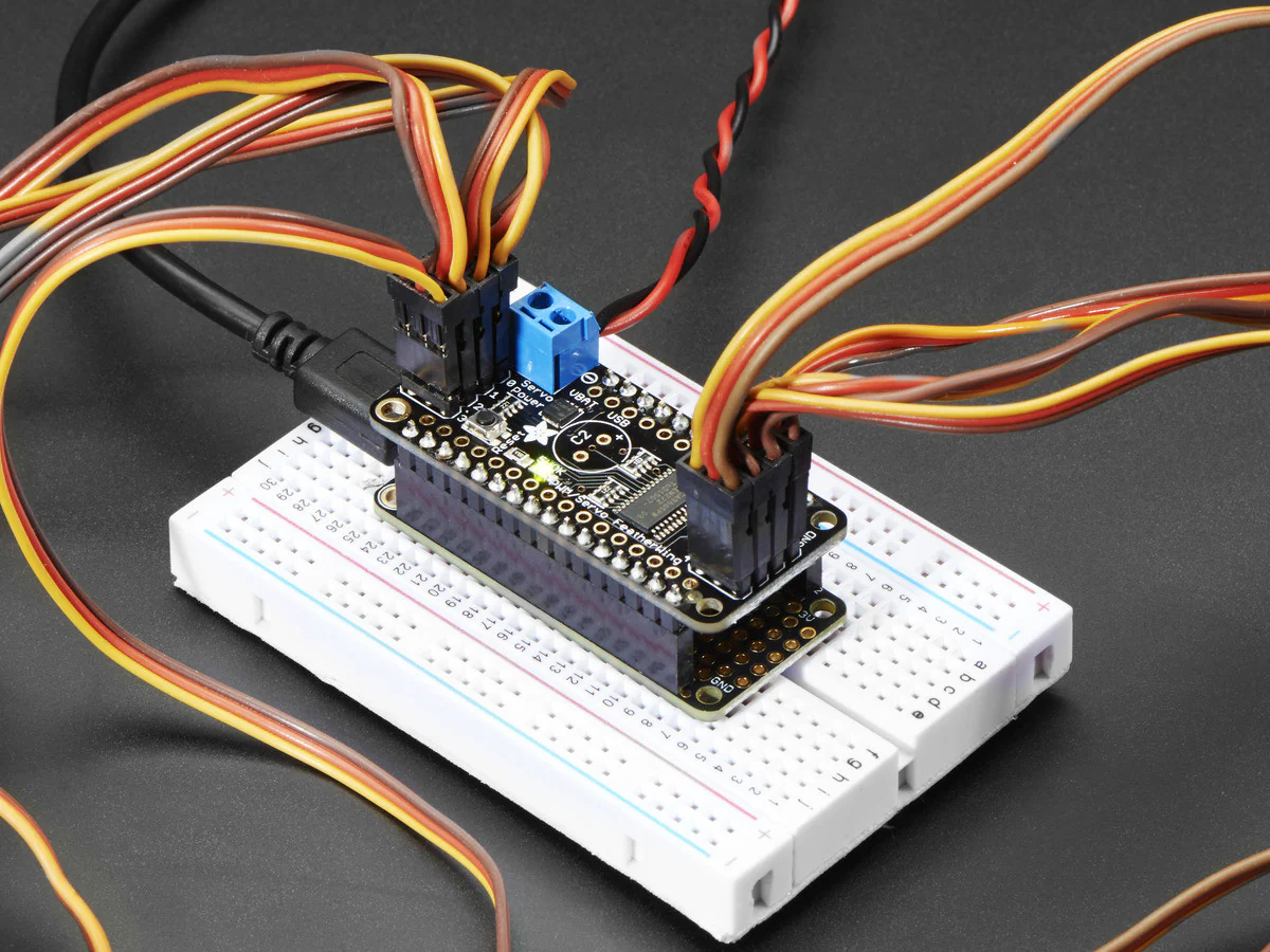 8-Channel PWM or Servo FeatherWing Add-on For All Feather Boards - Image 4
