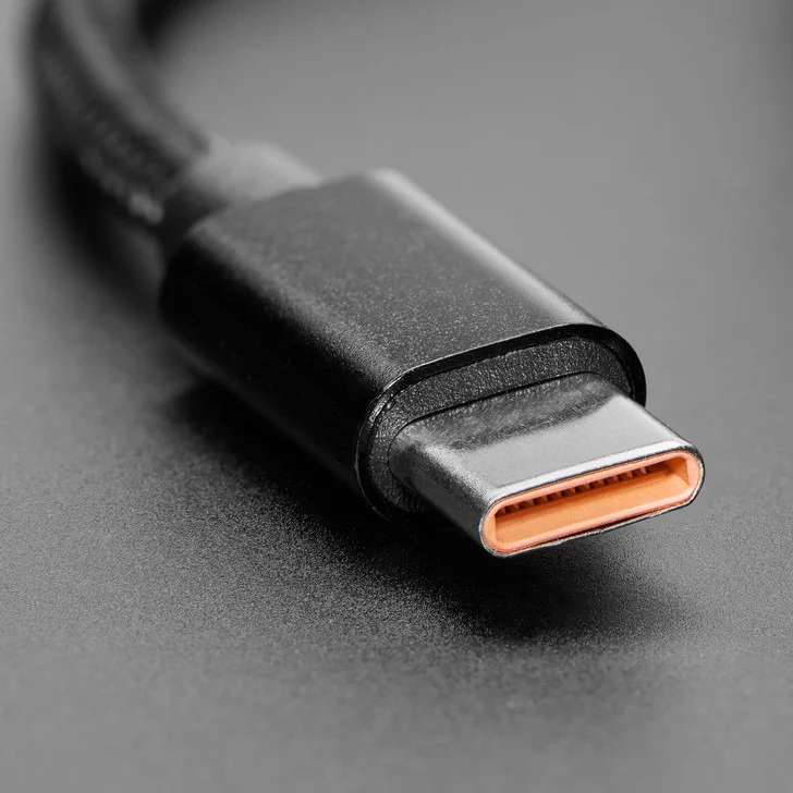Black Woven USB C to USB A Cable - 2 meters long - Image 4