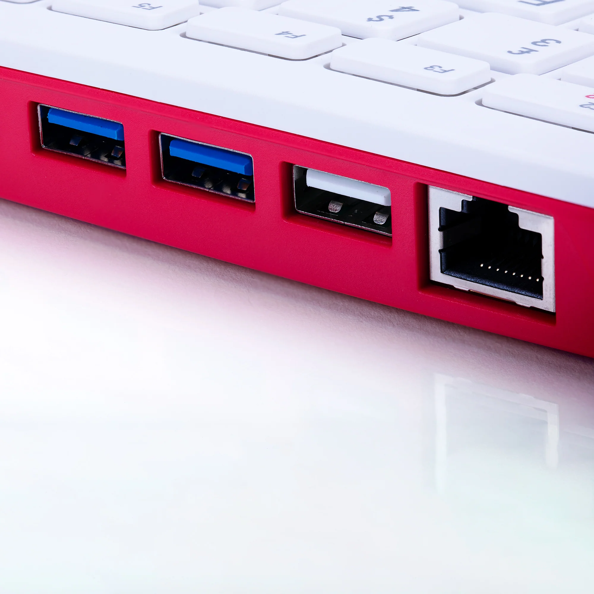 Raspberry Pi 400 - Image 4