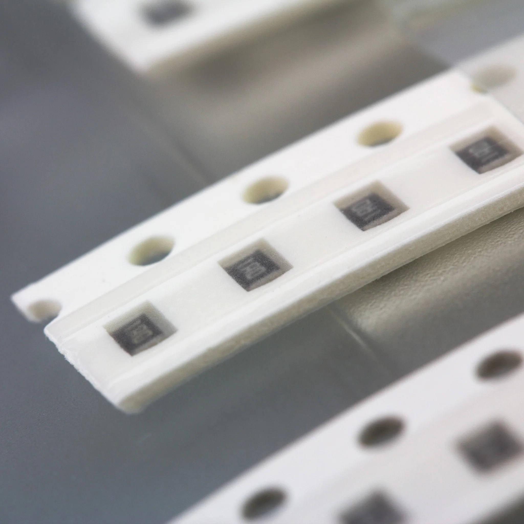 SMT/SMD Resistor and Capacitor Book - Image 4